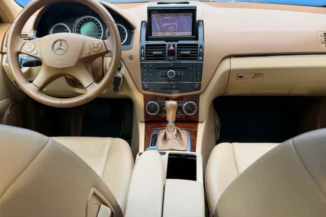Mercedes-Benz C-Klasse (2009) thumbnail 2