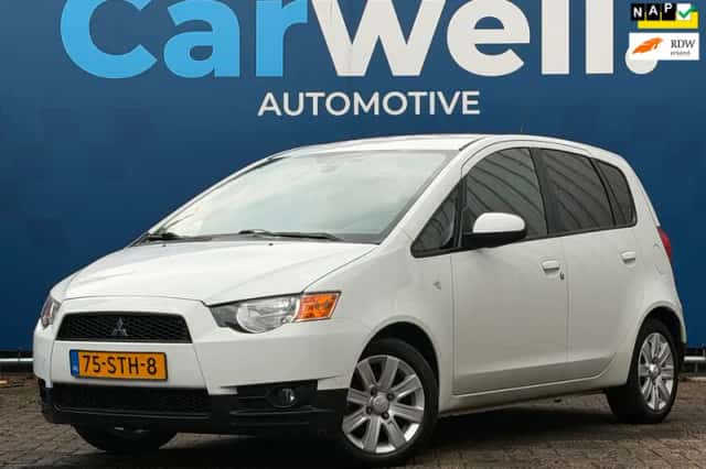Mitsubishi Colt (2011) thumbnail 1
