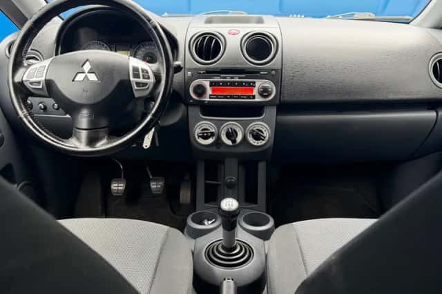 Mitsubishi Colt (2011) thumbnail 2