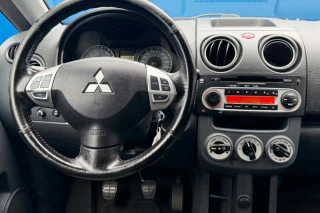 Mitsubishi Colt (2011) thumbnail 4