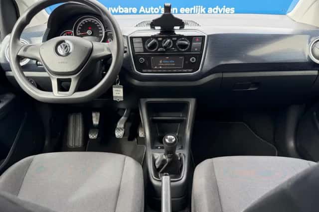 Volkswagen Up! (2019) thumbnail 2