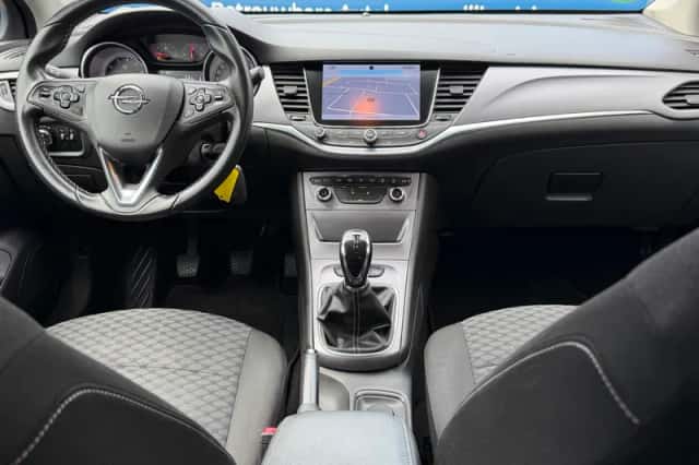 Opel Astra (2016) thumbnail 2