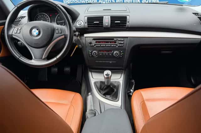 BMW 1-Serie (2010) thumbnail 2
