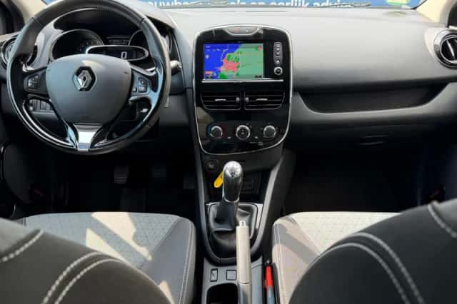 Renault Clio (2013) thumbnail 2
