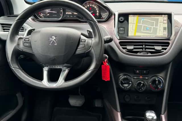 Peugeot 2008 (2014) thumbnail 4