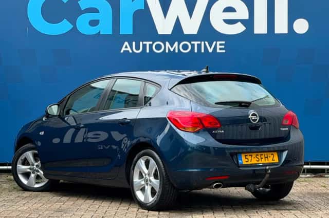 Opel Astra (2011) thumbnail 5