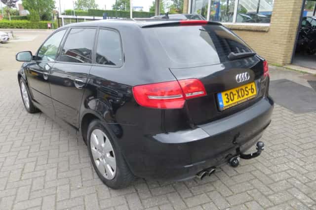 Audi A3 (2012) thumbnail 2