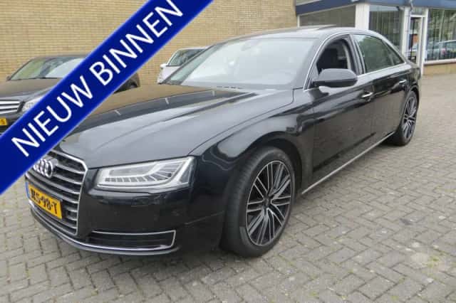 Audi A8 (2015) thumbnail 1