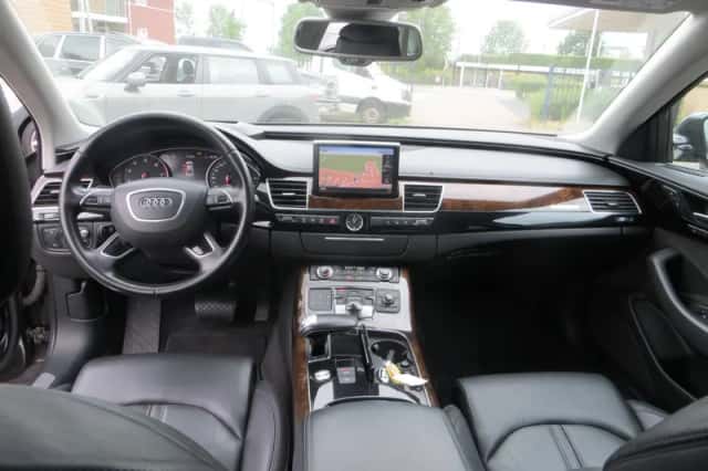 Audi A8 (2015) thumbnail 3