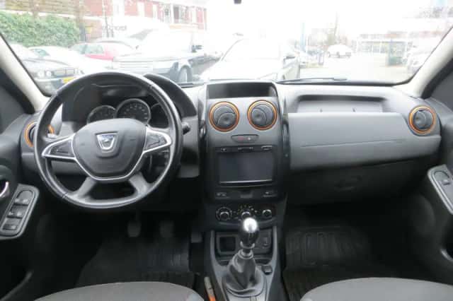 Dacia Duster (2017) thumbnail 3