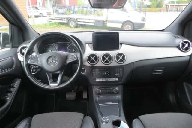 Mercedes-Benz B-Klasse (2016) thumbnail 3
