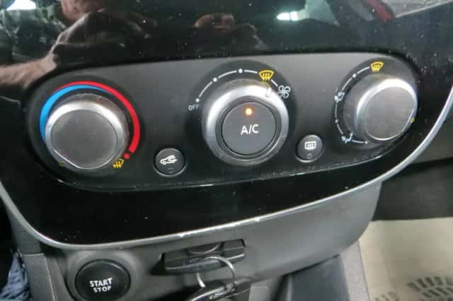 Renault Clio (2016) thumbnail 6