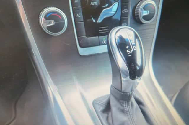 Volvo V70 (2015) thumbnail 3