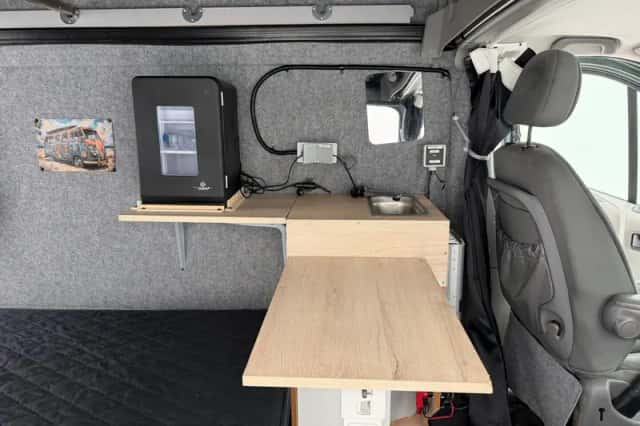 Opel Vivaro (2007) thumbnail 4