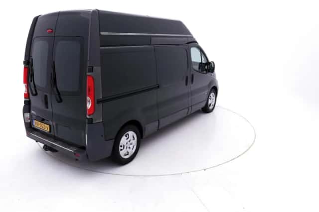 Opel Vivaro (2007) thumbnail 6