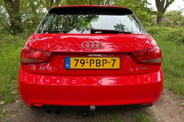 Audi A1 (2011) thumbnail 3