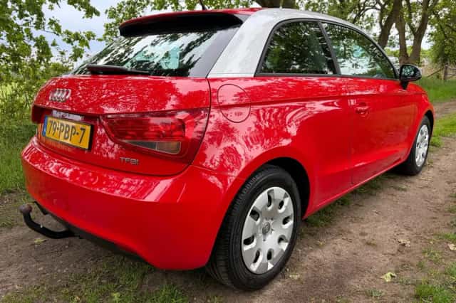 Audi A1 (2011) thumbnail 4