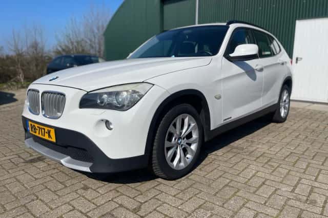 BMW X1 (2011) thumbnail 1