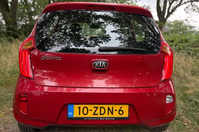 Kia Picanto (2012) thumbnail 3