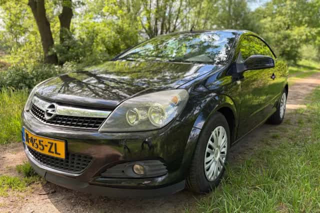 Opel Astra Twin Top (2009) thumbnail 1