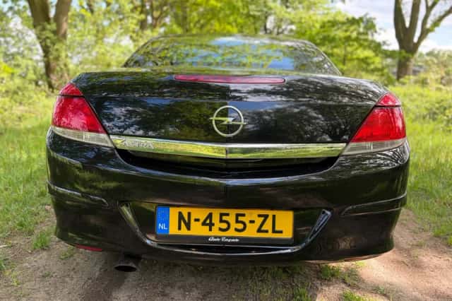Opel Astra Twin Top (2009) thumbnail 3