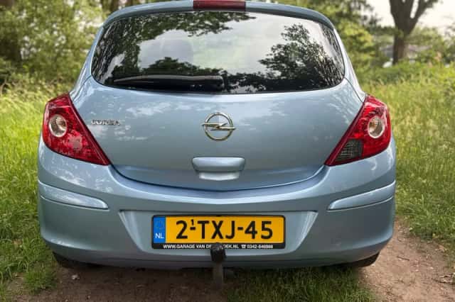 Opel Corsa (2014) thumbnail 3