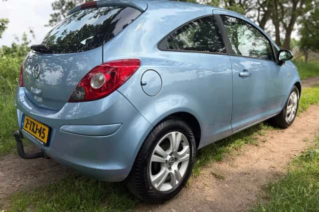 Opel Corsa (2014) thumbnail 4