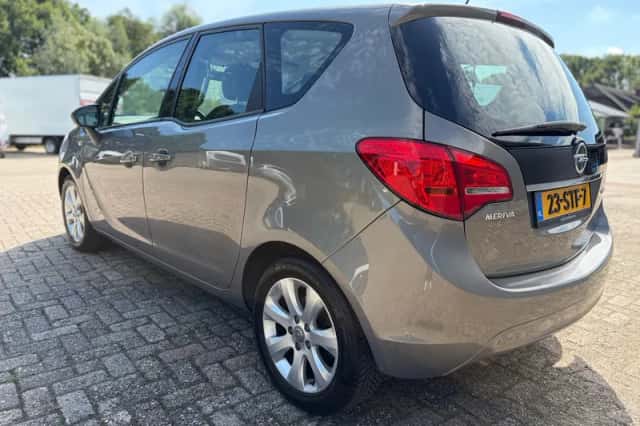Opel Meriva (2011) thumbnail 2
