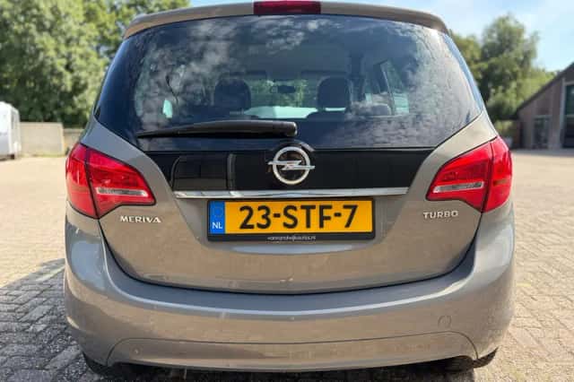 Opel Meriva (2011) thumbnail 3