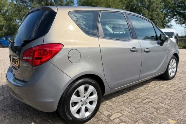 Opel Meriva (2011) thumbnail 4