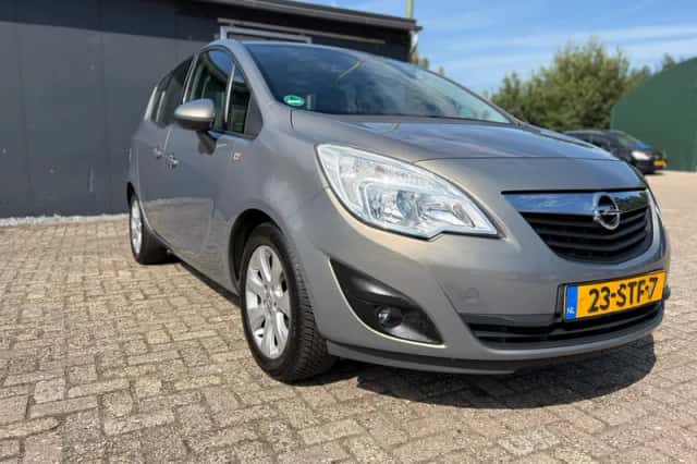 Opel Meriva (2011) thumbnail 5