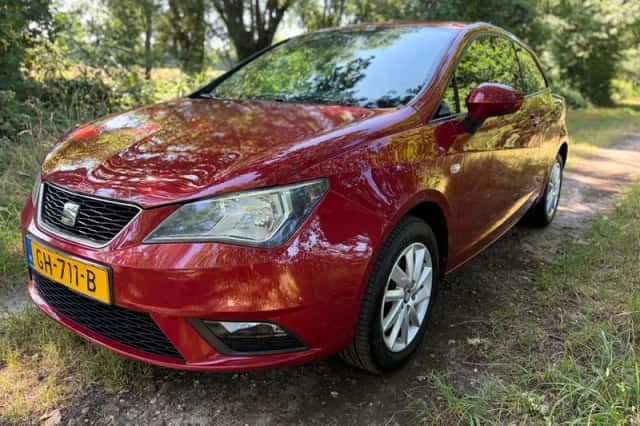 SEAT Ibiza (2015) thumbnail 1
