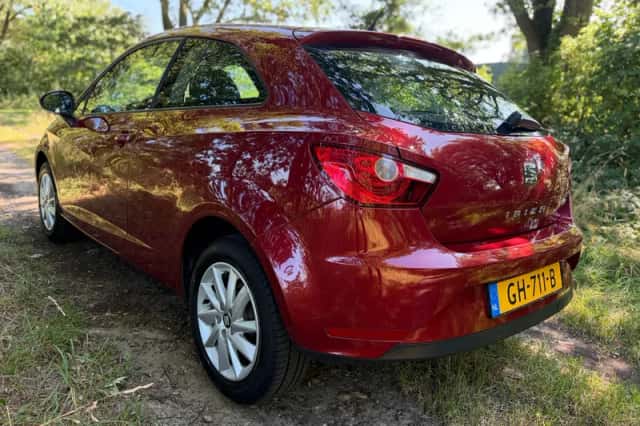 SEAT Ibiza (2015) thumbnail 2