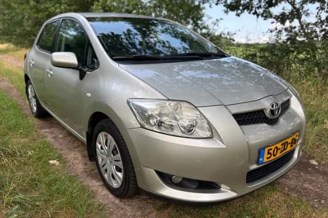 Toyota Auris (2008) thumbnail 5