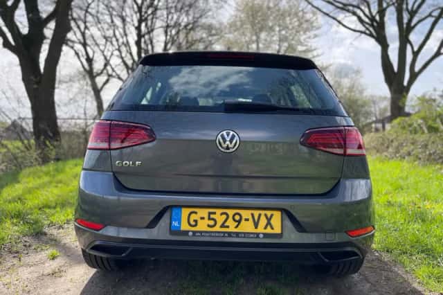 Volkswagen Golf (2018) thumbnail 3