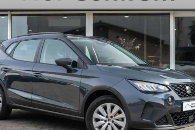 SEAT Arona (2023) thumbnail 1