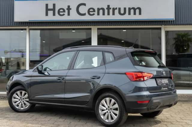 SEAT Arona (2023) thumbnail 3