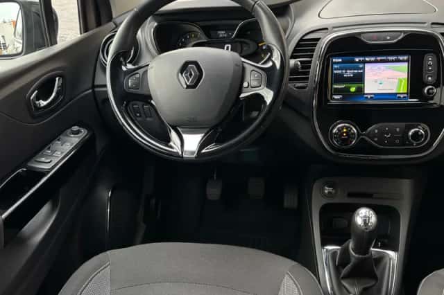 Renault Captur (2015) thumbnail 3