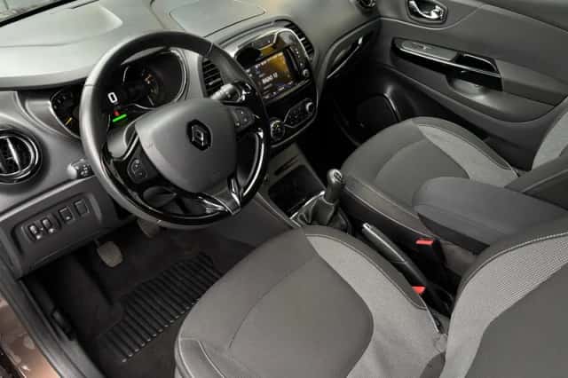 Renault Captur (2015) thumbnail 5