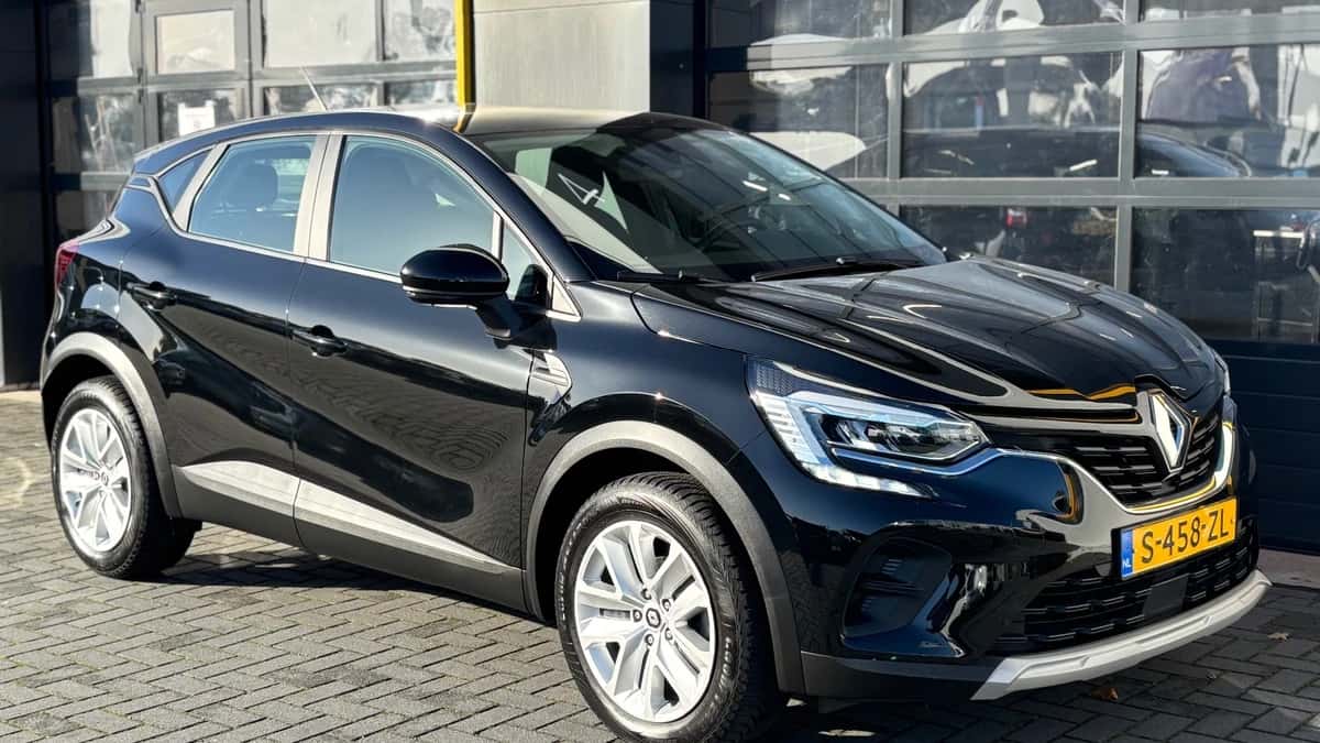 Renault Captur (2023) — foto 1