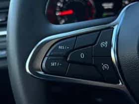 Renault Captur (2023) thumbnail 16