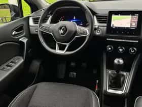 Renault Captur (2020) thumbnail 2