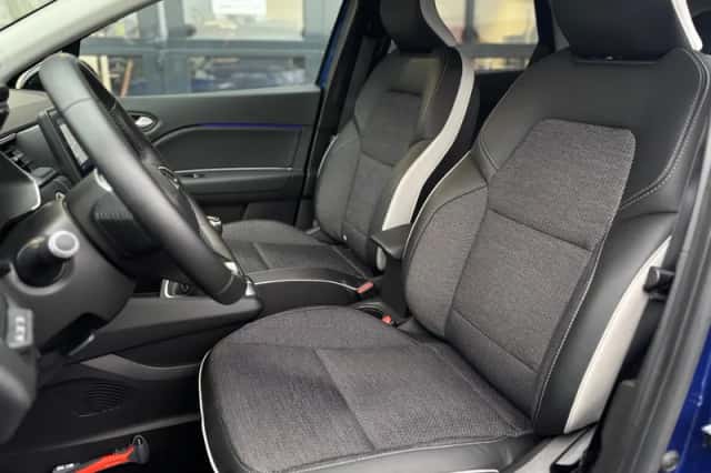 Renault Captur (2020) thumbnail 4