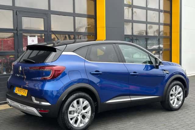 Renault Captur (2020) thumbnail 3