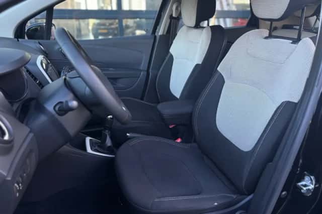 Renault Captur (2017) thumbnail 4