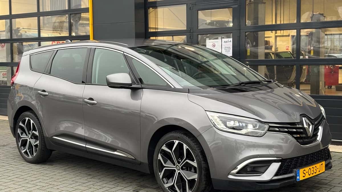 Renault GRAND SCENIC (2023) — foto 1