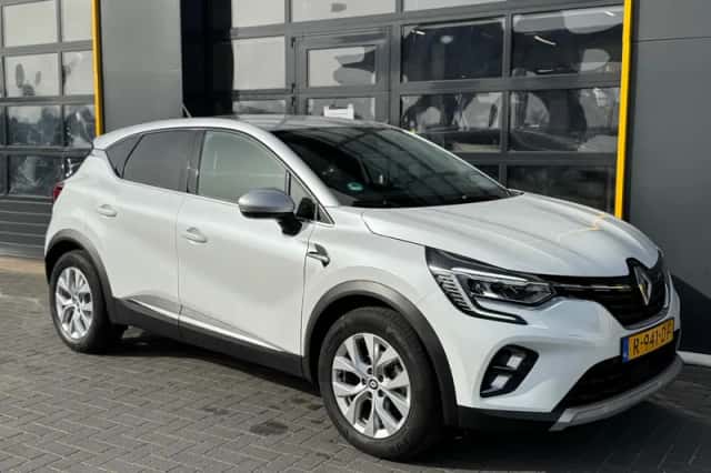 Renault Captur (2022) thumbnail 1