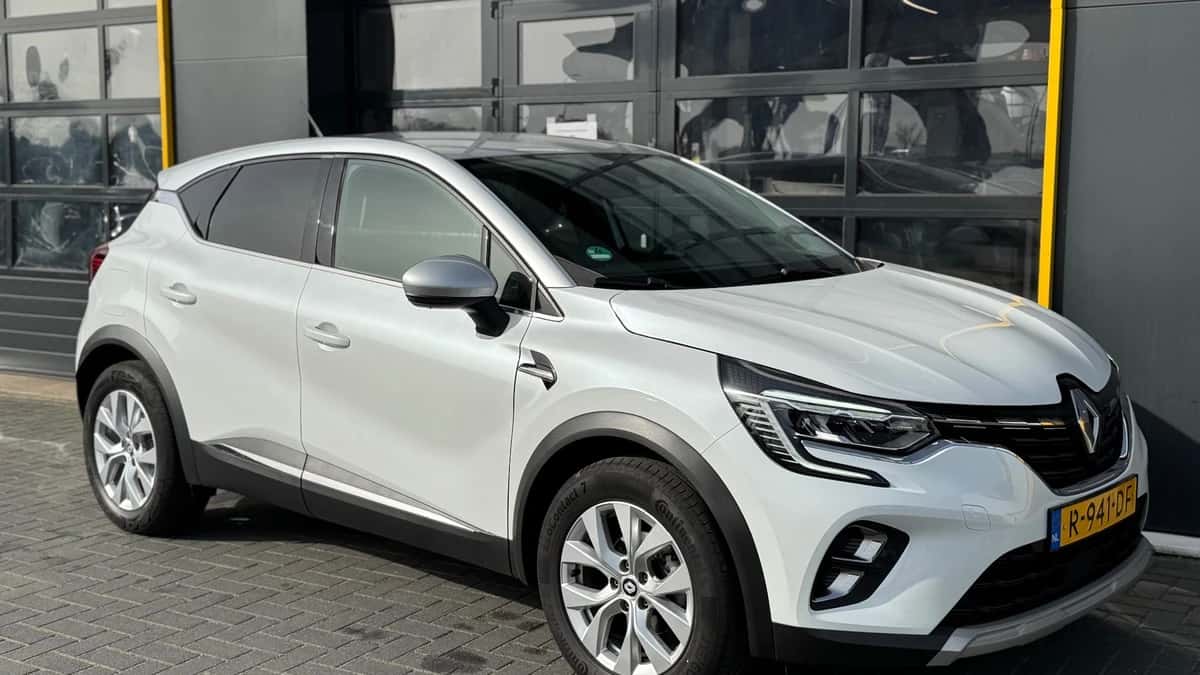 Renault Captur (2022) — foto 1