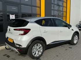 Renault Captur (2022) thumbnail 5