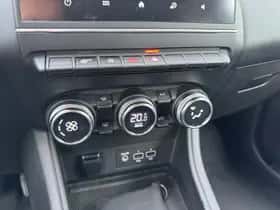 Renault Captur (2022) thumbnail 10